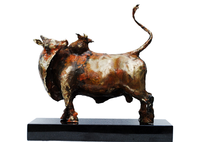 EL31 
Bull with Birds – II 
Bronze on Granite 
18 x 7 x 17 inches 
Unavailable (Can be commissioned)